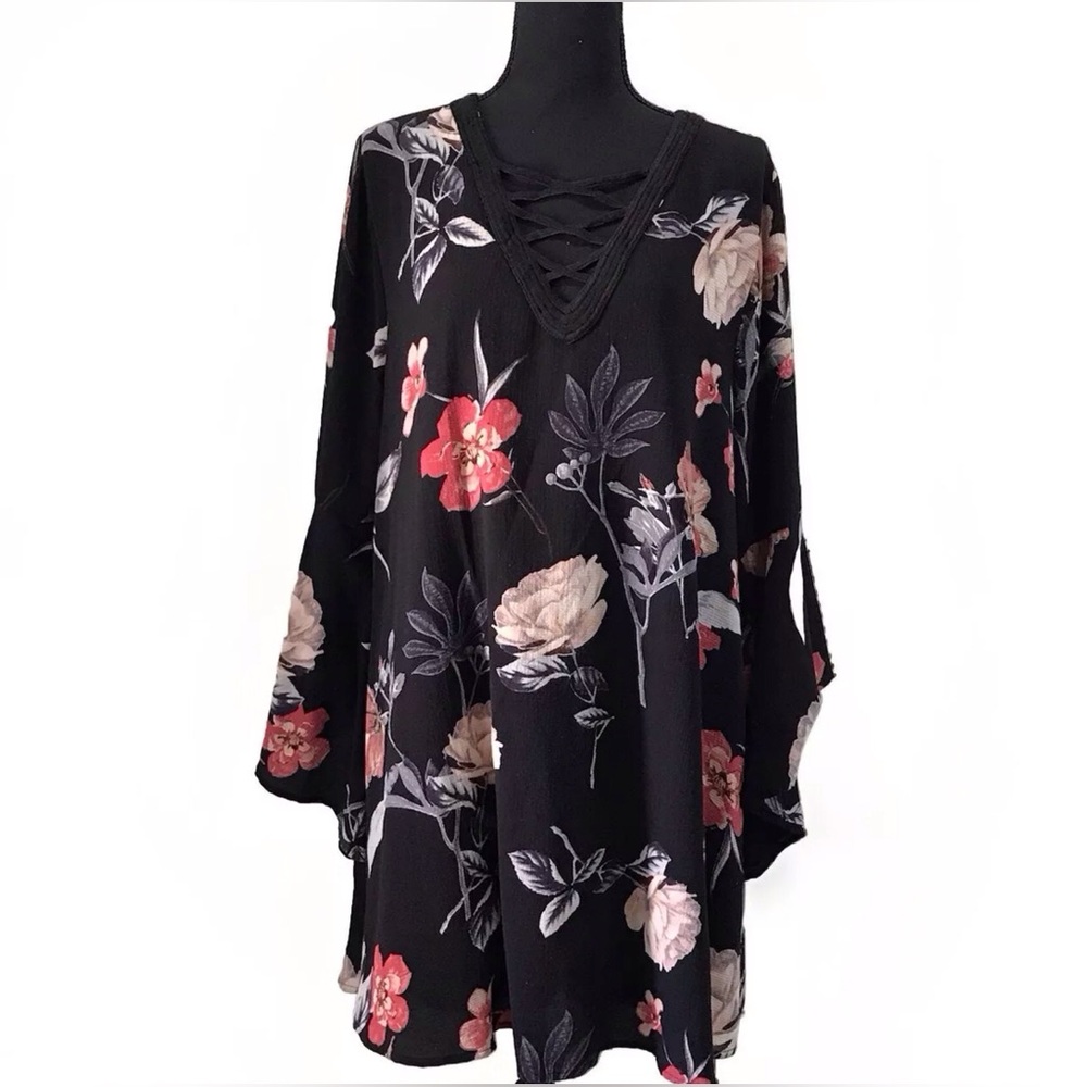 Entro women's XL Black floral angel sleeve mini dress